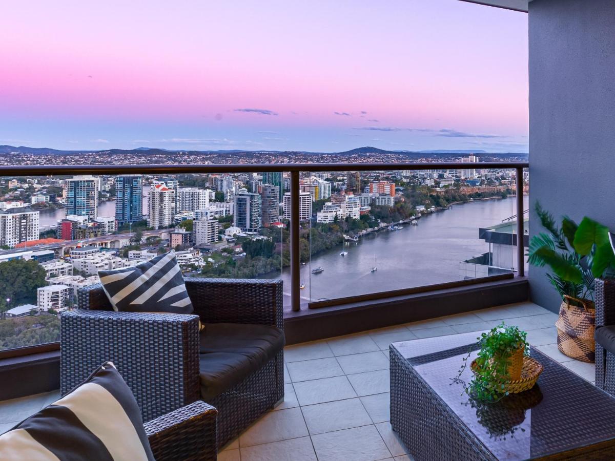 African Escape On Level 38 - Balcony With Views Брисбен Экстерьер фото